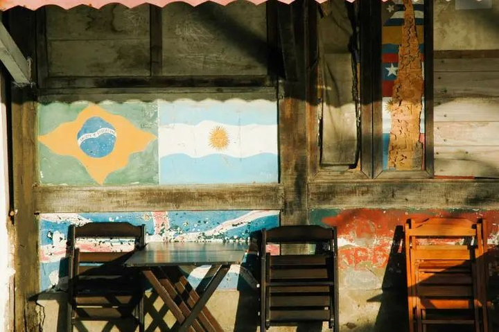 Web3吉普赛人走到马尔克斯的土地上，去中心化灵魂游荡在魔幻现实世界中