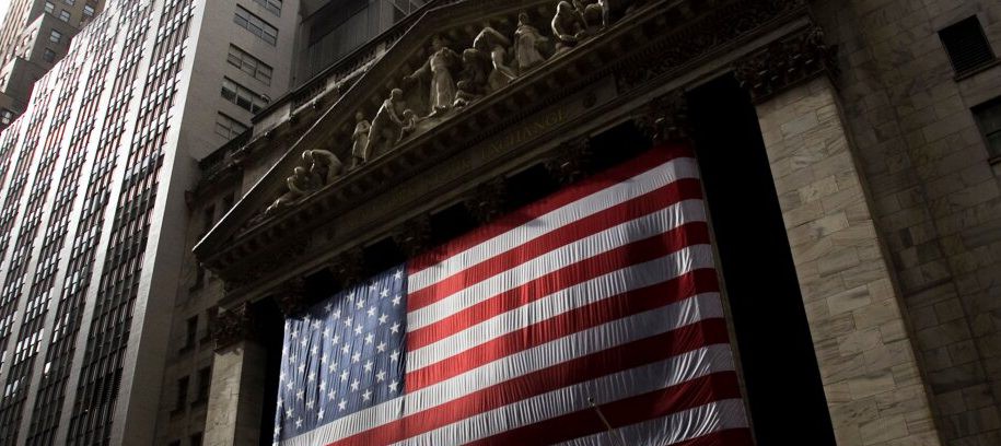 Coinbase Warns U.S. Is at Risk of Losing the Stablecoin Race