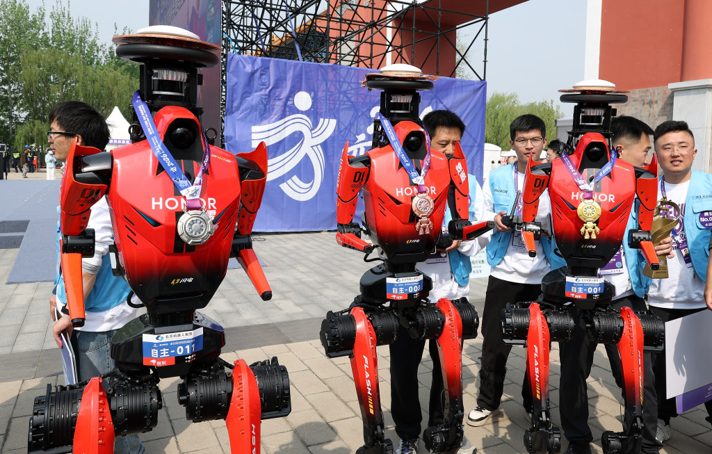 Honor's 'Lightning' robot secured the top three positions in this humanoid half-marathon