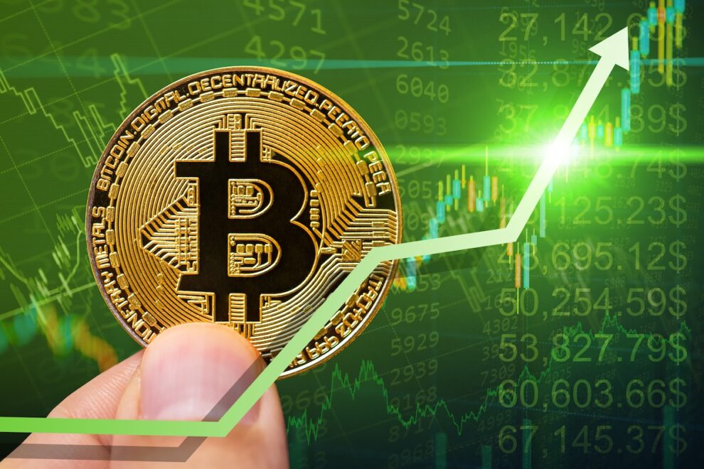 ビットコインが11万ドルを突破──BONKとFARTCOINは20%以上上昇