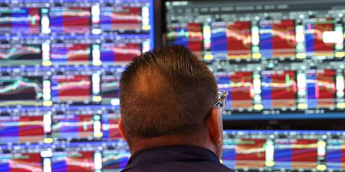 美国纽约股市混合开局…科技股上升 vs 就业指标疲软