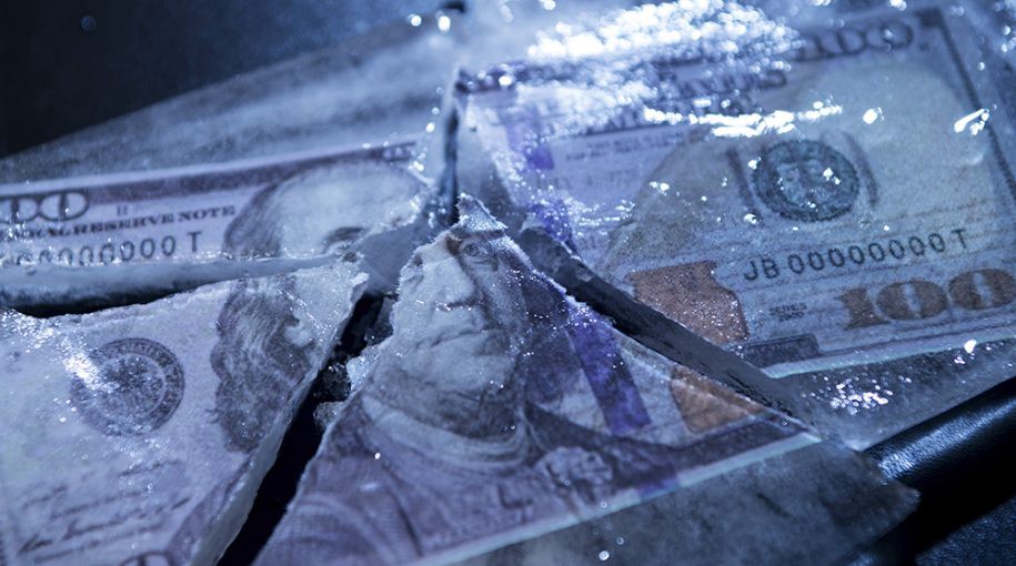 Top Economist Warns the Dollar's Days Are Numbered as Crisis Nears