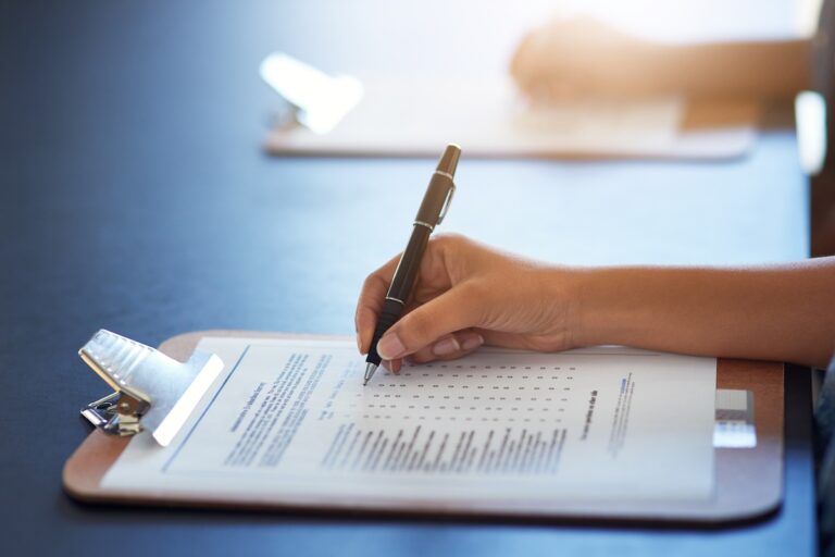 暗号資産の保有率は2018年から8倍に急増──しかしアメリカの投資家は依然として「リスクが高い」と見ている:調査