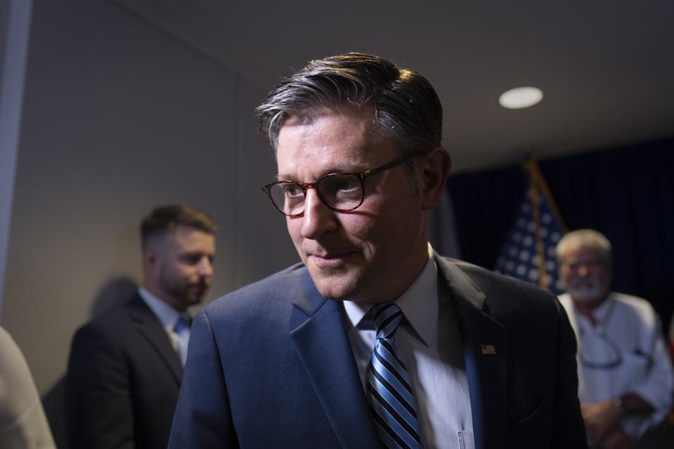 下院議長マイク・ジョンソン。
