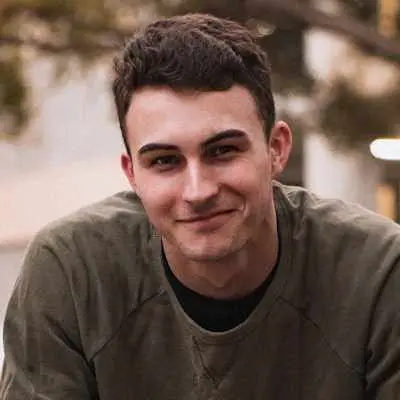 Since its launch in 2019, Pi Network has generated as much enthusiasm as questions in the cryptocurrency universe. This project, initiated by Stanford University graduates, combines an innovative approach to mobile mining, an accessible application, and a co-growth system