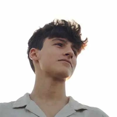 Market Snapshot - XRP edges up as institutional ETF activity strengthens investor confidence - Technical support holds firm at critical Fibonacci zone - Crypto sentiment index signals cautious positioning despite modest gains
XRP Advances Amid Institutional Investment Momentum
XRP demonstrated