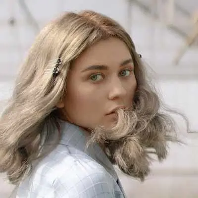 In cryptocurrency trading, success depends on scientific trading strategies, risk management, and market understanding. Beginners should start with foundational knowledge, choose suitable platforms, and begin with small-scale practice trades, gradually building a stable trading system. It is important to set stop-loss and take-profit levels, and keep records of trades for review and analysis. Different trading methods suit different styles, with the core principle being to trade by rules and avoid emotional interference.