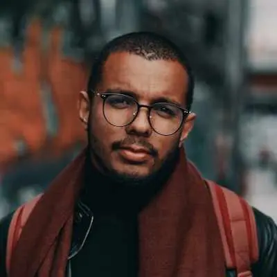 Cryptocurrency investors tend to focus on daily price fluctuations, missing the structural signals that indicate major movements. Egrag Crypto, a reputable technical analyst, recently provided a detailed analysis that could reveal a significant trend change.