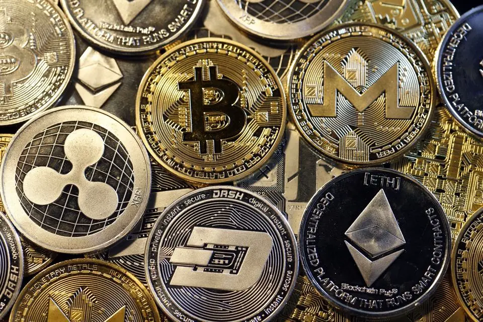 Unités physiques de bitcoin, ether et plusieurs autres cryptomonnaies.