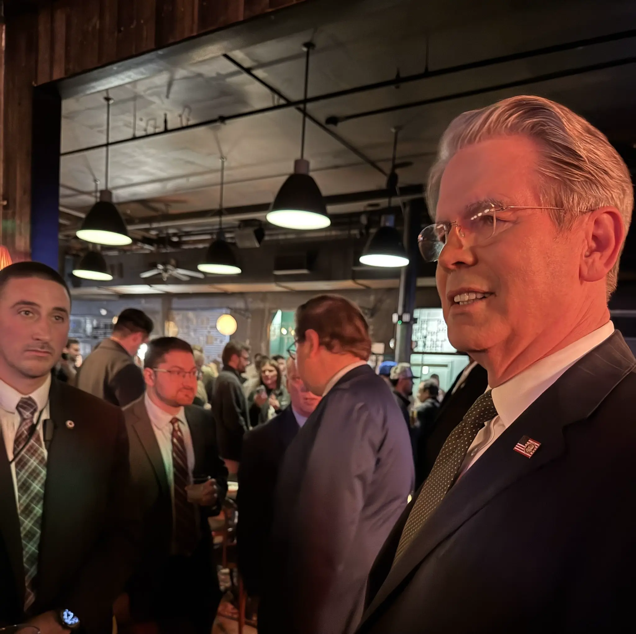 美國財長現身比特幣酒吧