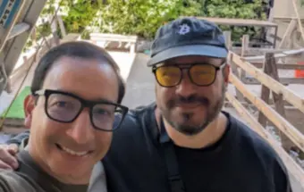 يظهر معًا مؤسس Tropykus موريشيو توفار ودييغو غونزاليس زالديفا.