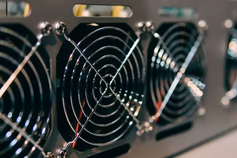بيتكوين، تخطط لتأسيس أول منشأة لإنتاج معدات تعدين العملات الرقمية في الولايات المتحدة: بلومبرغ