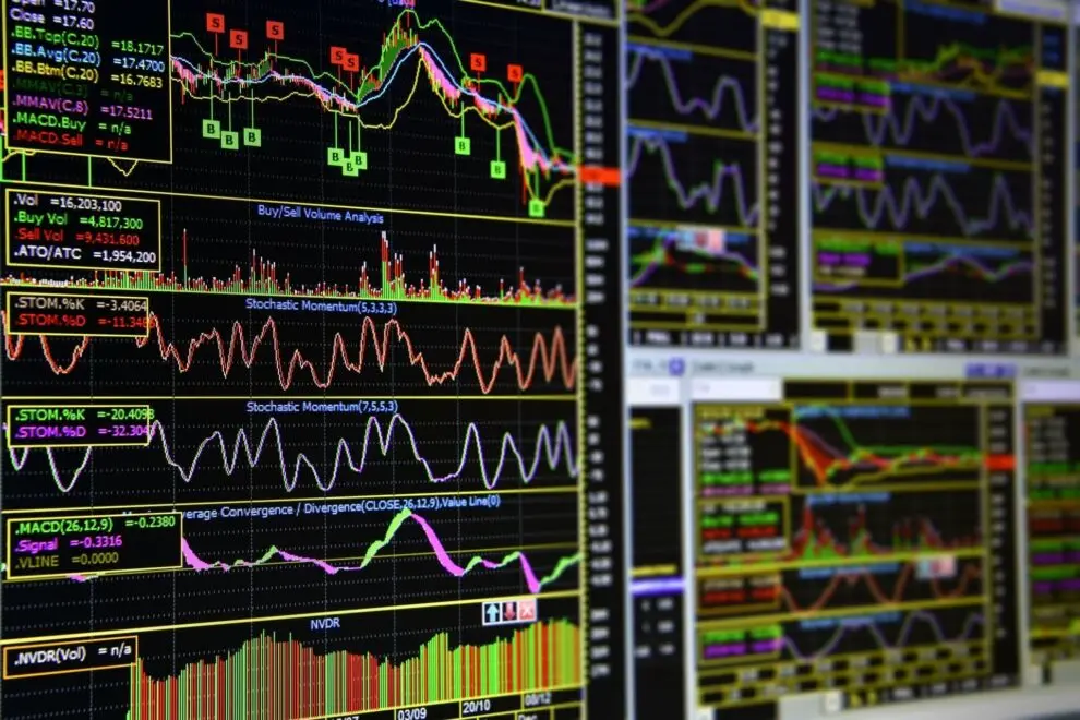 XRP, waspada sinyal untuk bullish──Bitcoin menunggu breakout, Ethereum naik